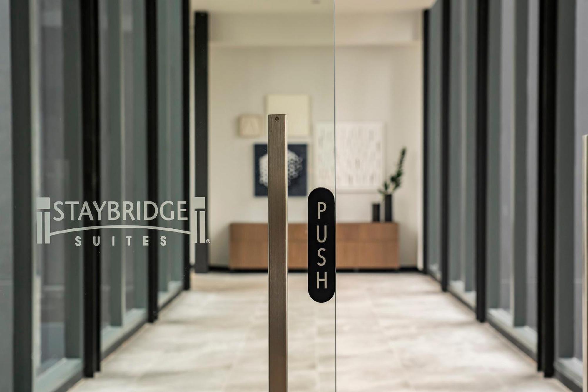 Staybridge Suites Bangkok Sukhumvit By Ihg Екстериор снимка