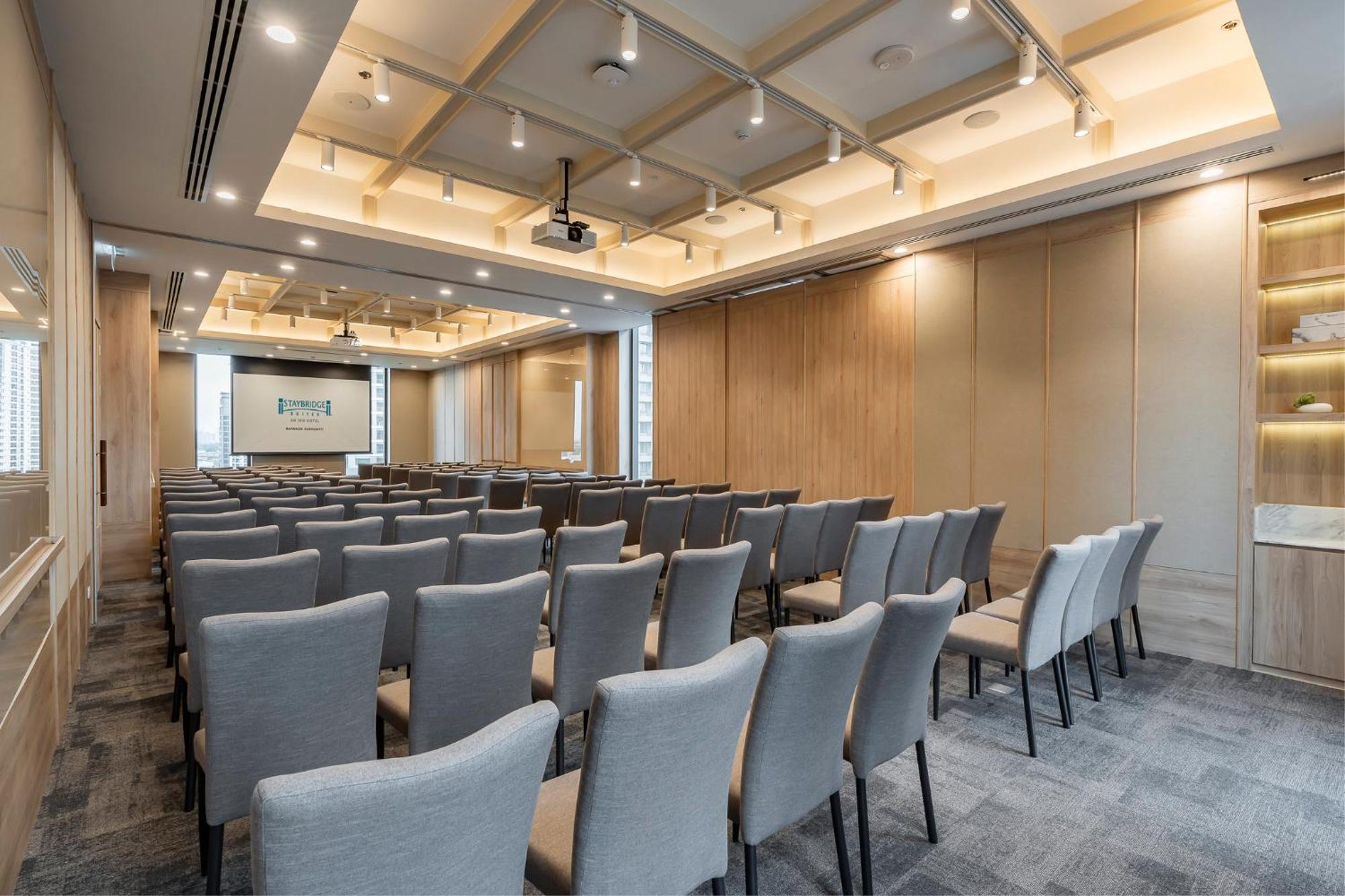 Staybridge Suites Bangkok Sukhumvit By Ihg Екстериор снимка