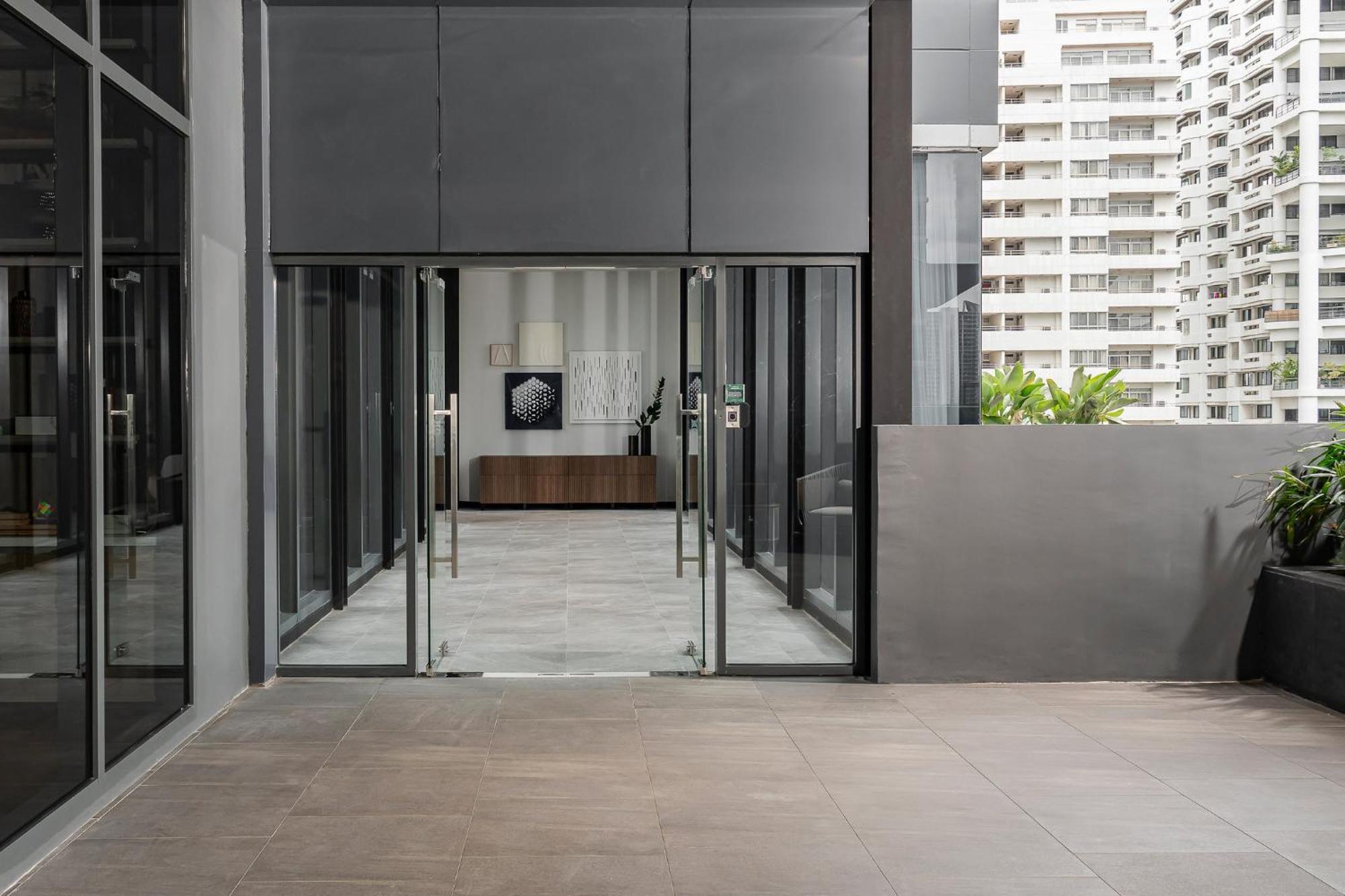 Staybridge Suites Bangkok Sukhumvit By Ihg Екстериор снимка