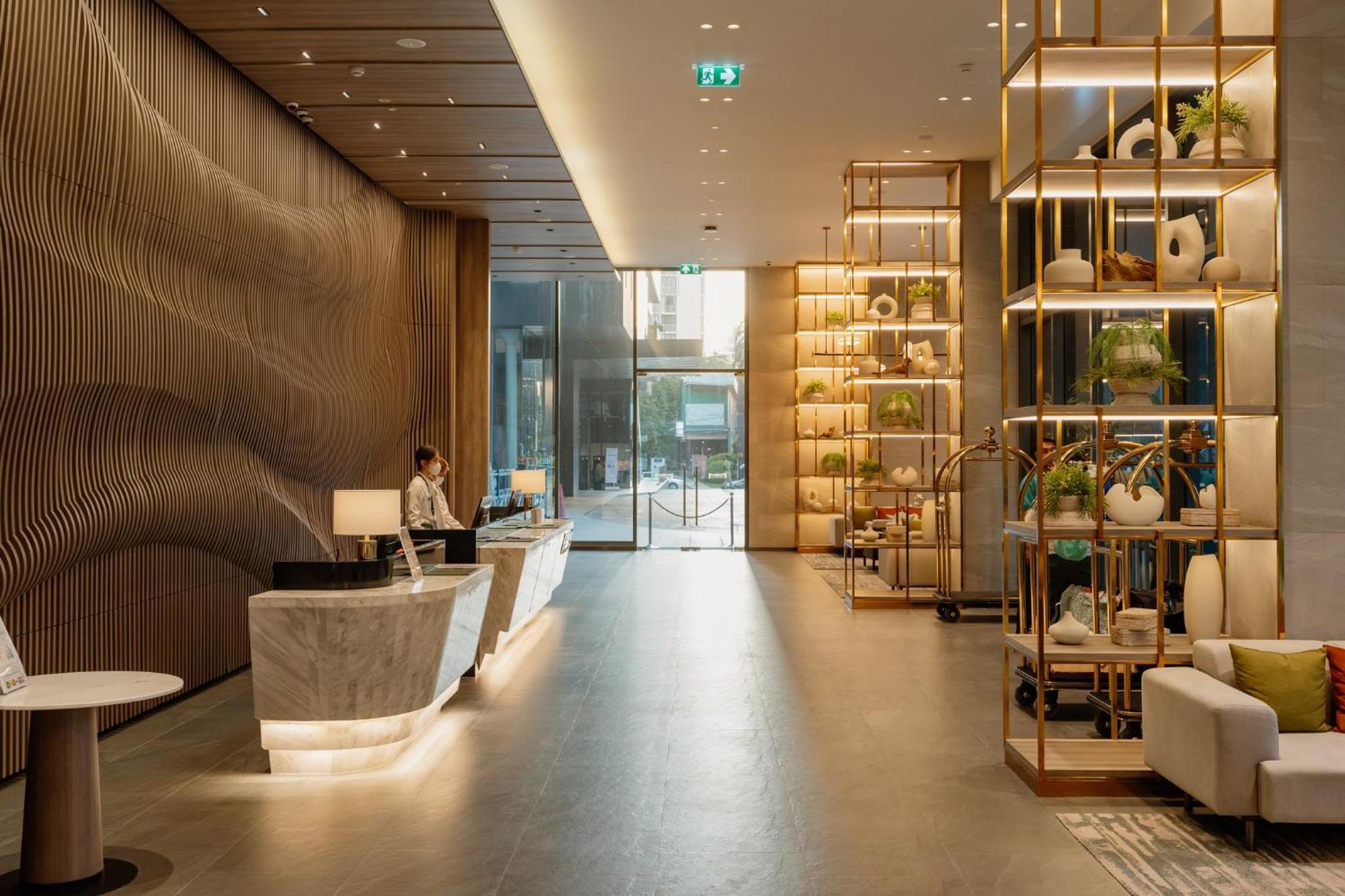Staybridge Suites Bangkok Sukhumvit By Ihg Екстериор снимка